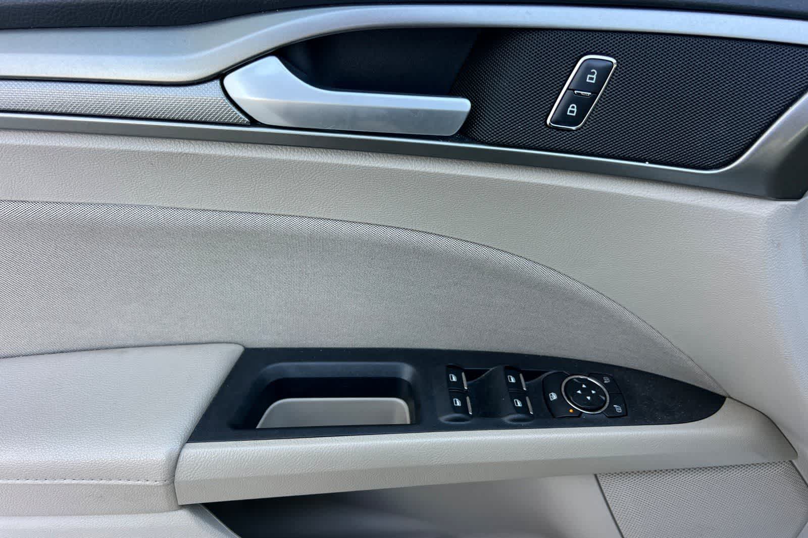 Thumbnail: 2018 Ford Fusion - 15