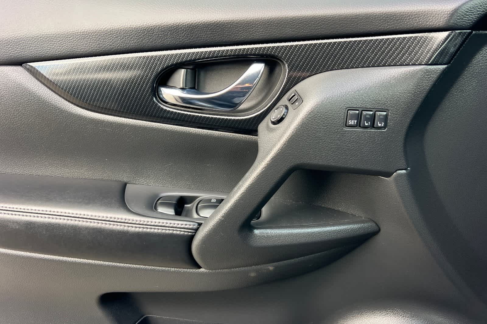 Thumbnail: 2019 Nissan Rogue - 13