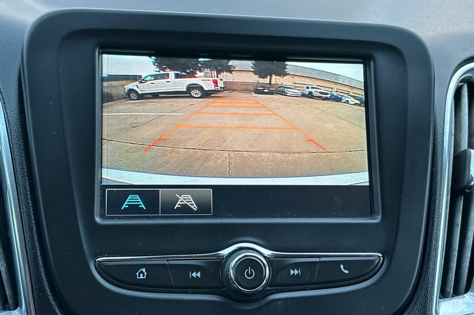 Thumbnail: 2017 Chevrolet Malibu - 21