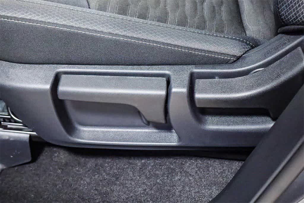 2025 Nissan Pathfinder S 20