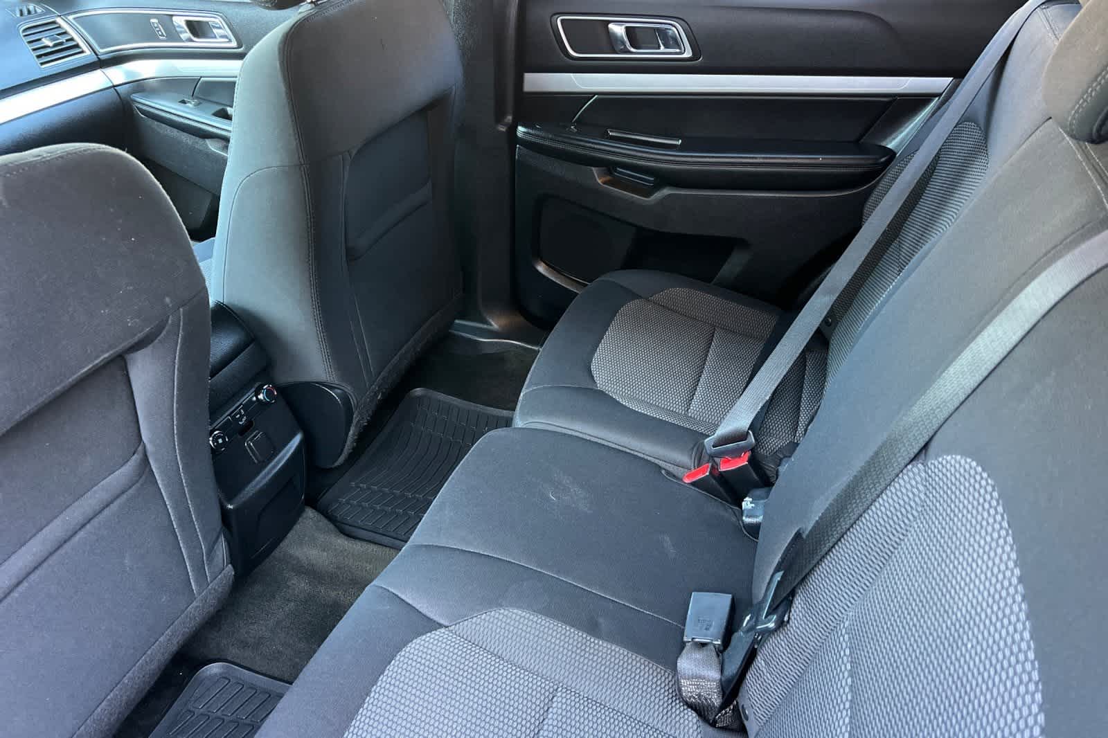 Thumbnail: 2017 Ford Explorer - 5