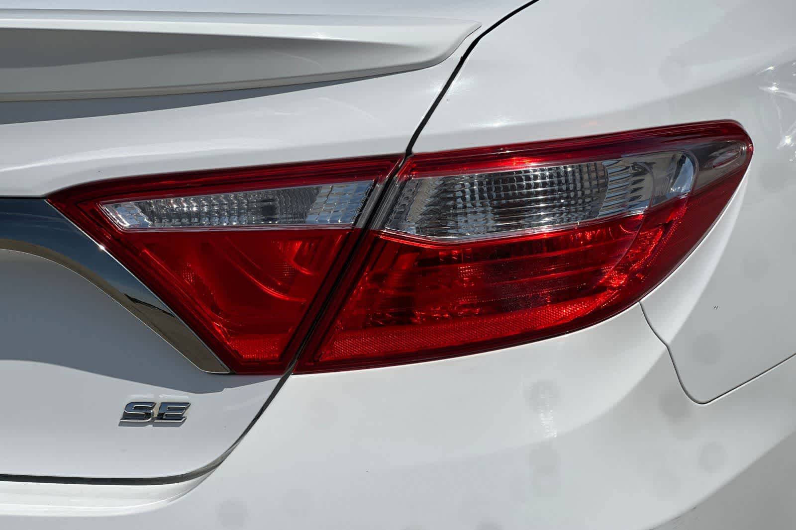 Thumbnail: 2015 Toyota Camry - 32