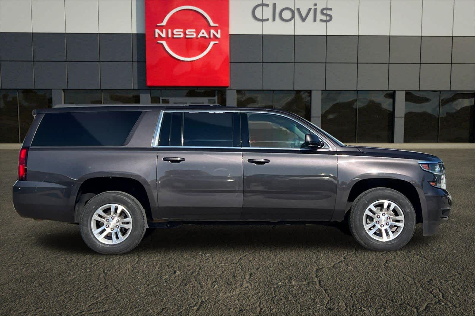 Thumbnail: 2017 Chevrolet Suburban - 9