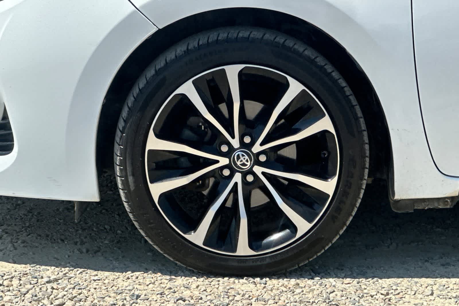 Thumbnail: 2017 Toyota Corolla - 12