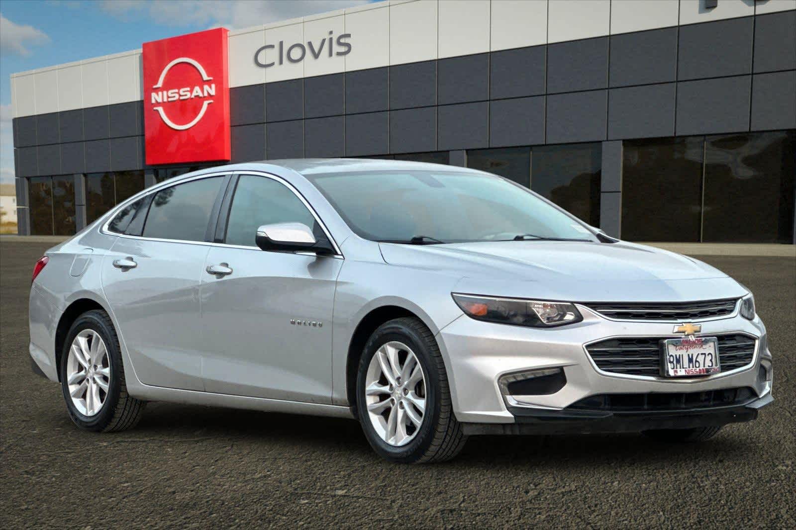 Thumbnail: 2017 Chevrolet Malibu - 10