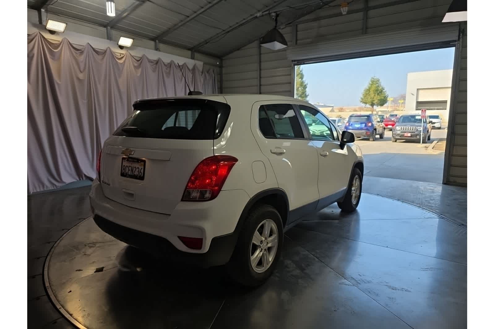 Thumbnail: 2018 Chevrolet Trax - 8