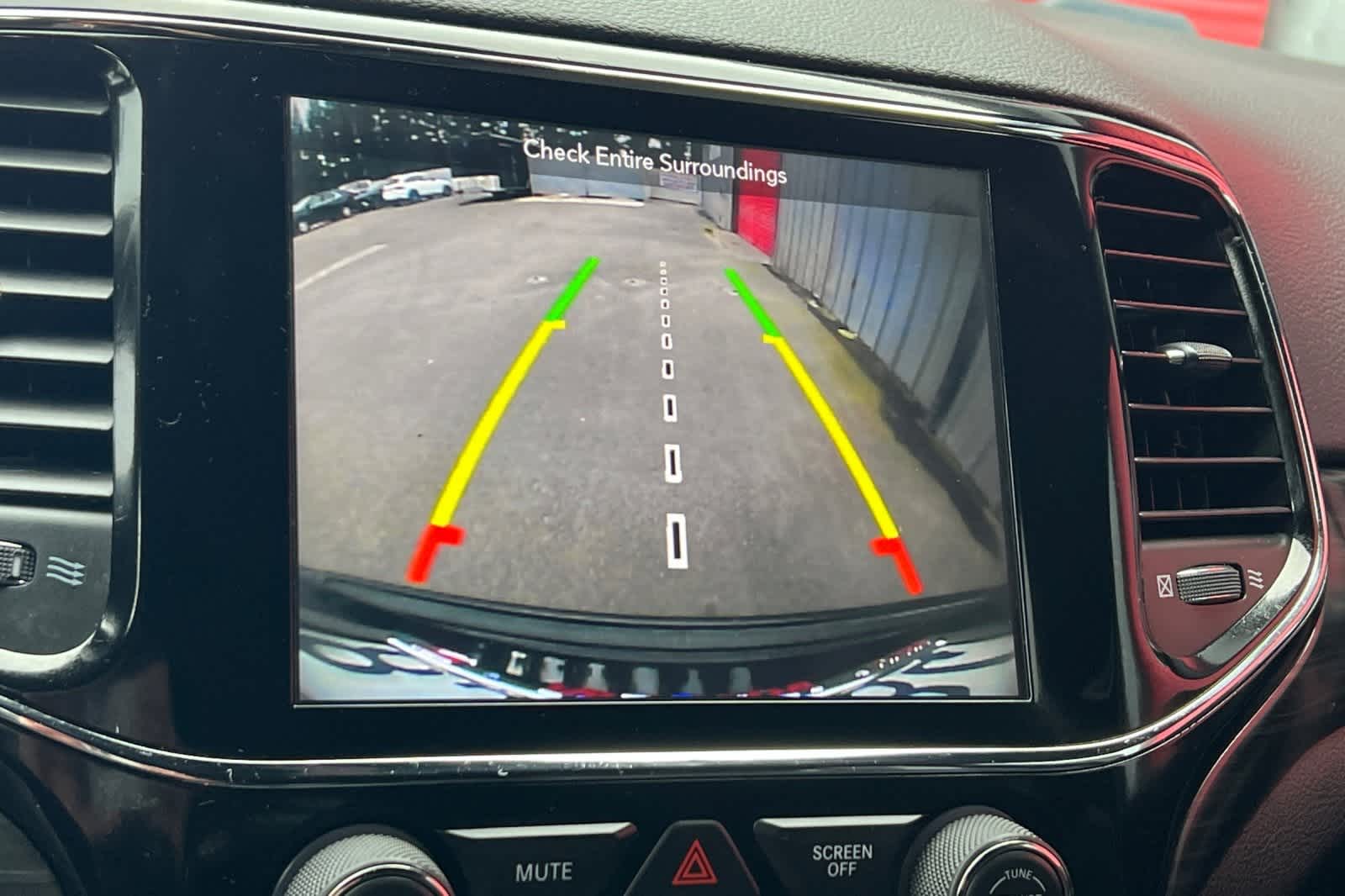 Thumbnail: 2019 Jeep Grand Cherokee - 24