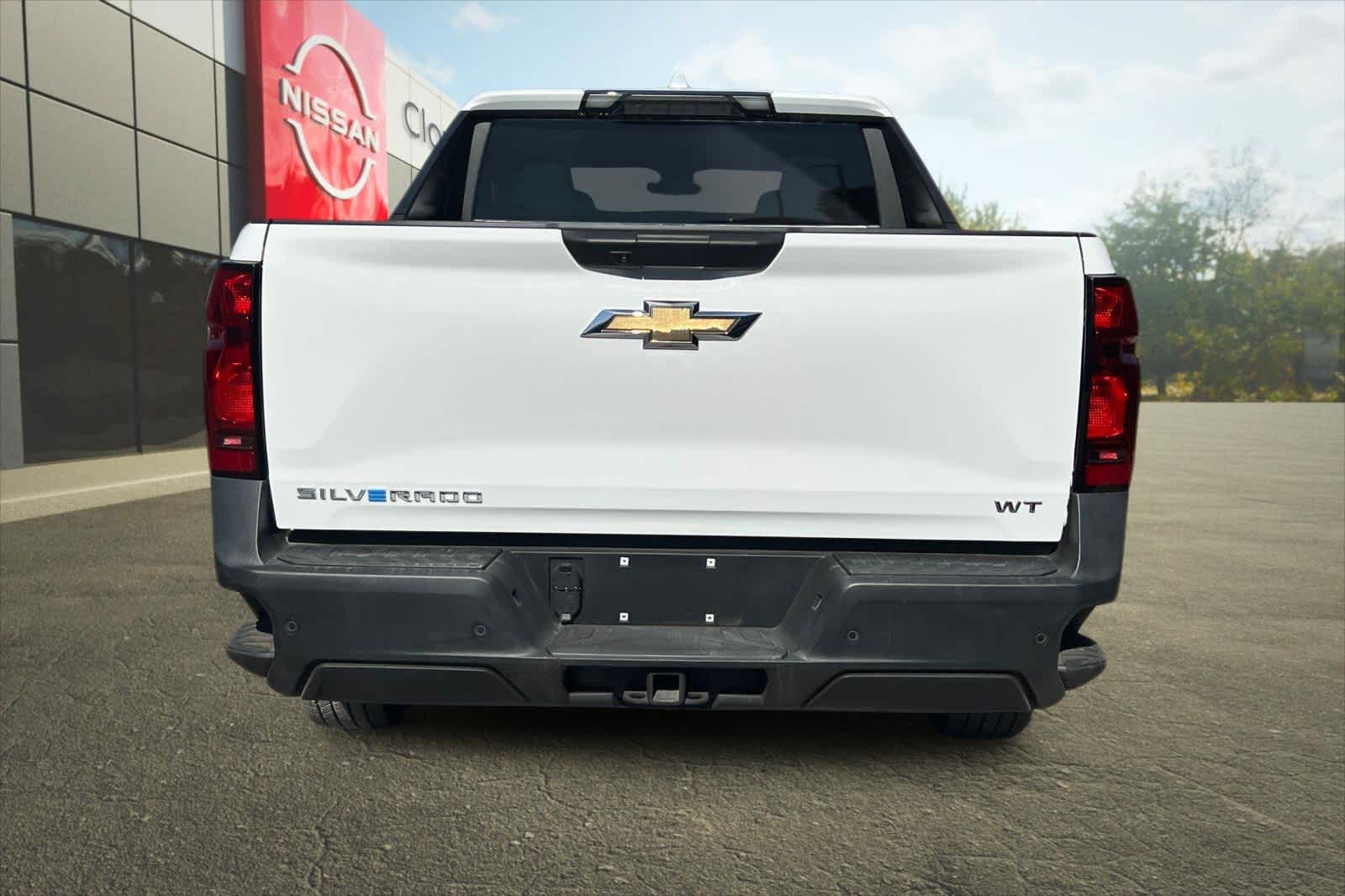 Thumbnail: 2024 Chevrolet Silverado EV - 8