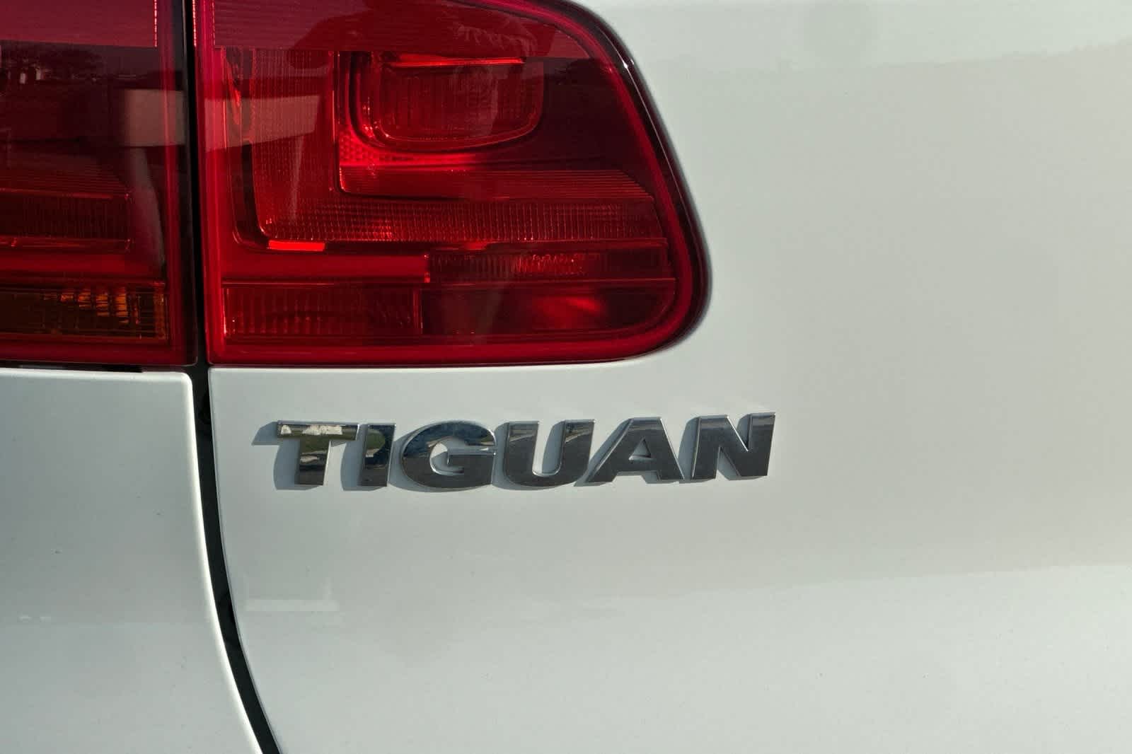 Thumbnail: 2017 Volkswagen Tiguan - 17