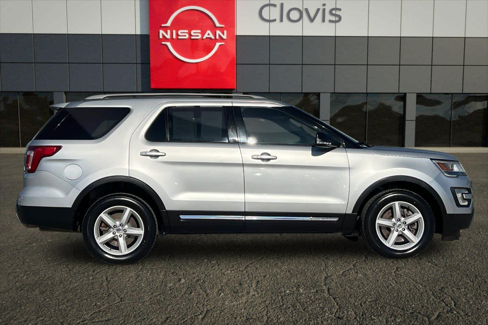 Thumbnail: 2017 Ford Explorer - 9