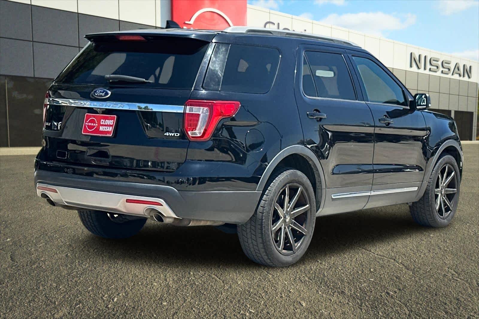 Thumbnail: 2017 Ford Explorer - 3
