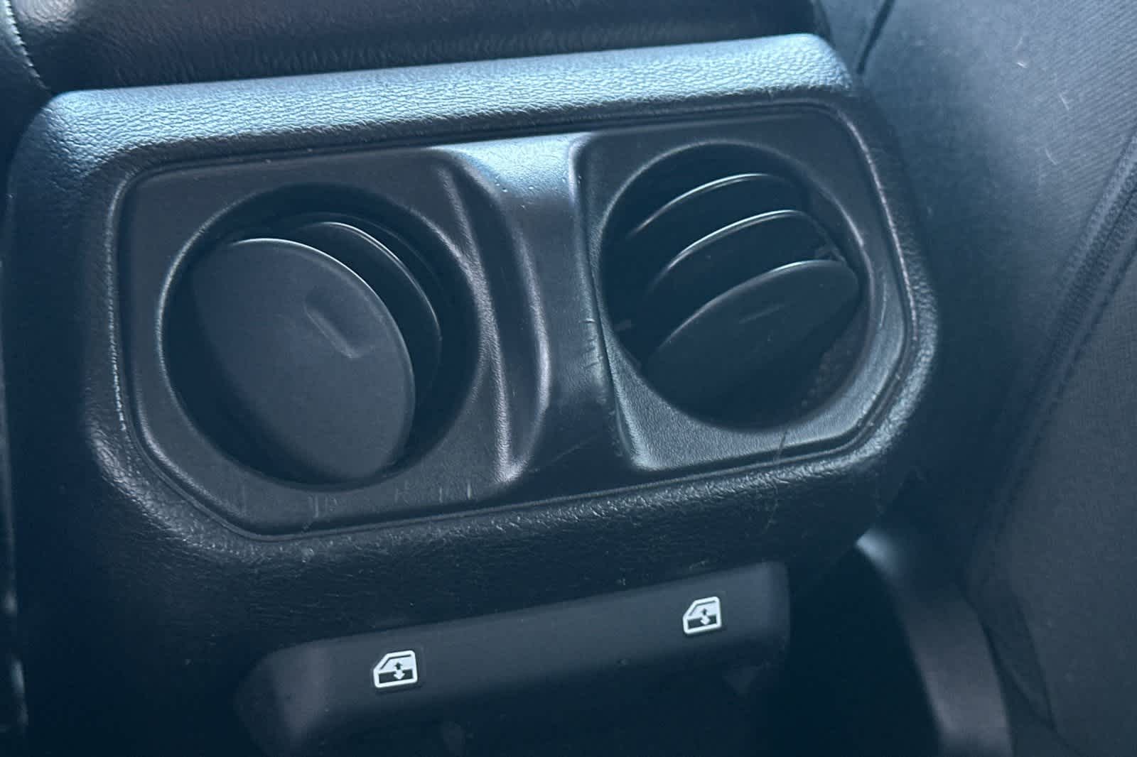 Thumbnail: 2018 Jeep Wrangler - 15