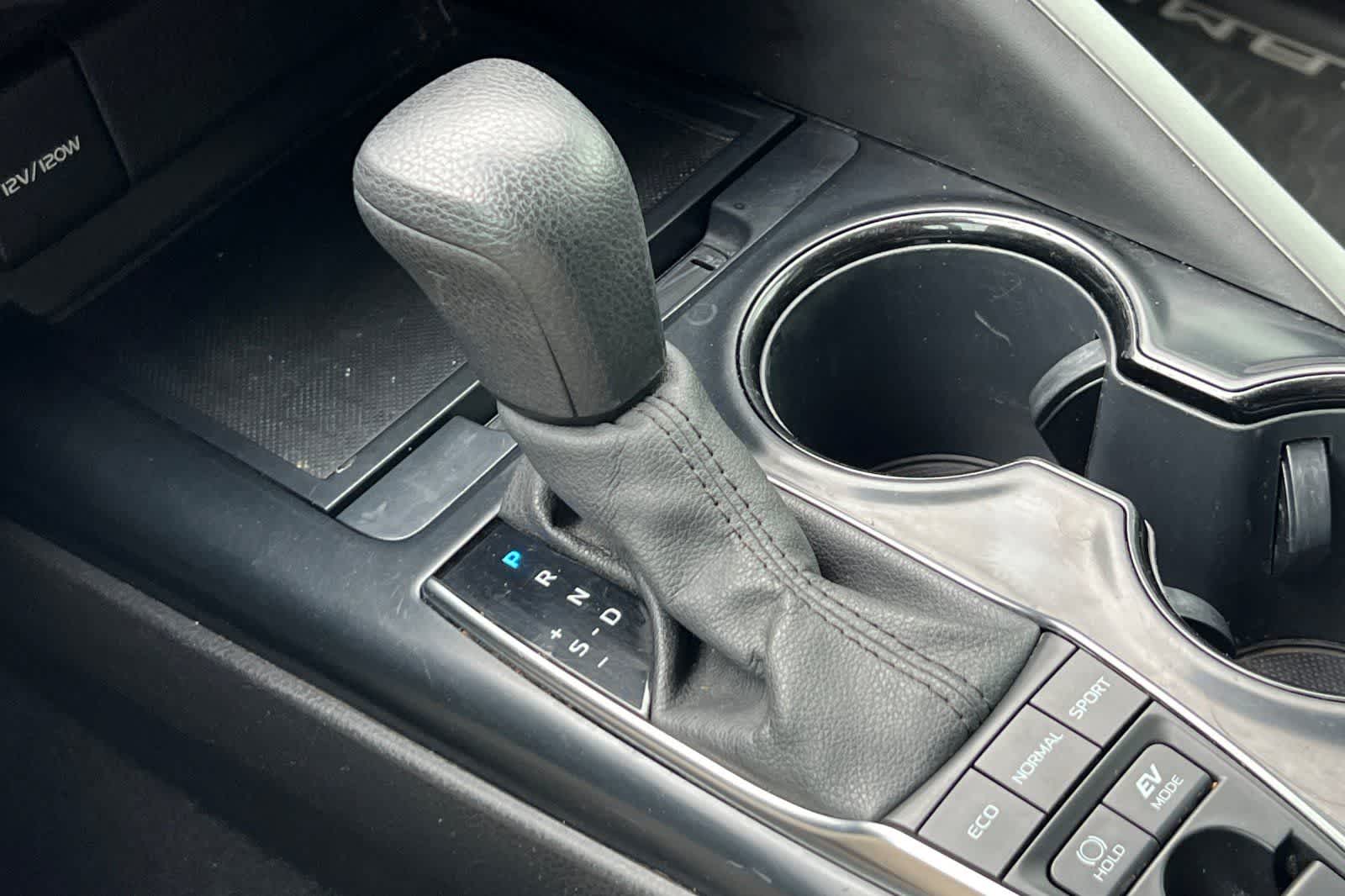 Thumbnail: 2020 Toyota Camry - 22