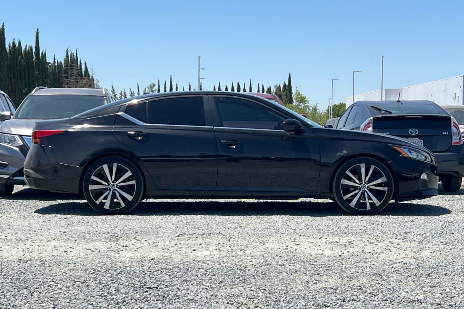 Thumbnail: 2020 Nissan Altima - 9