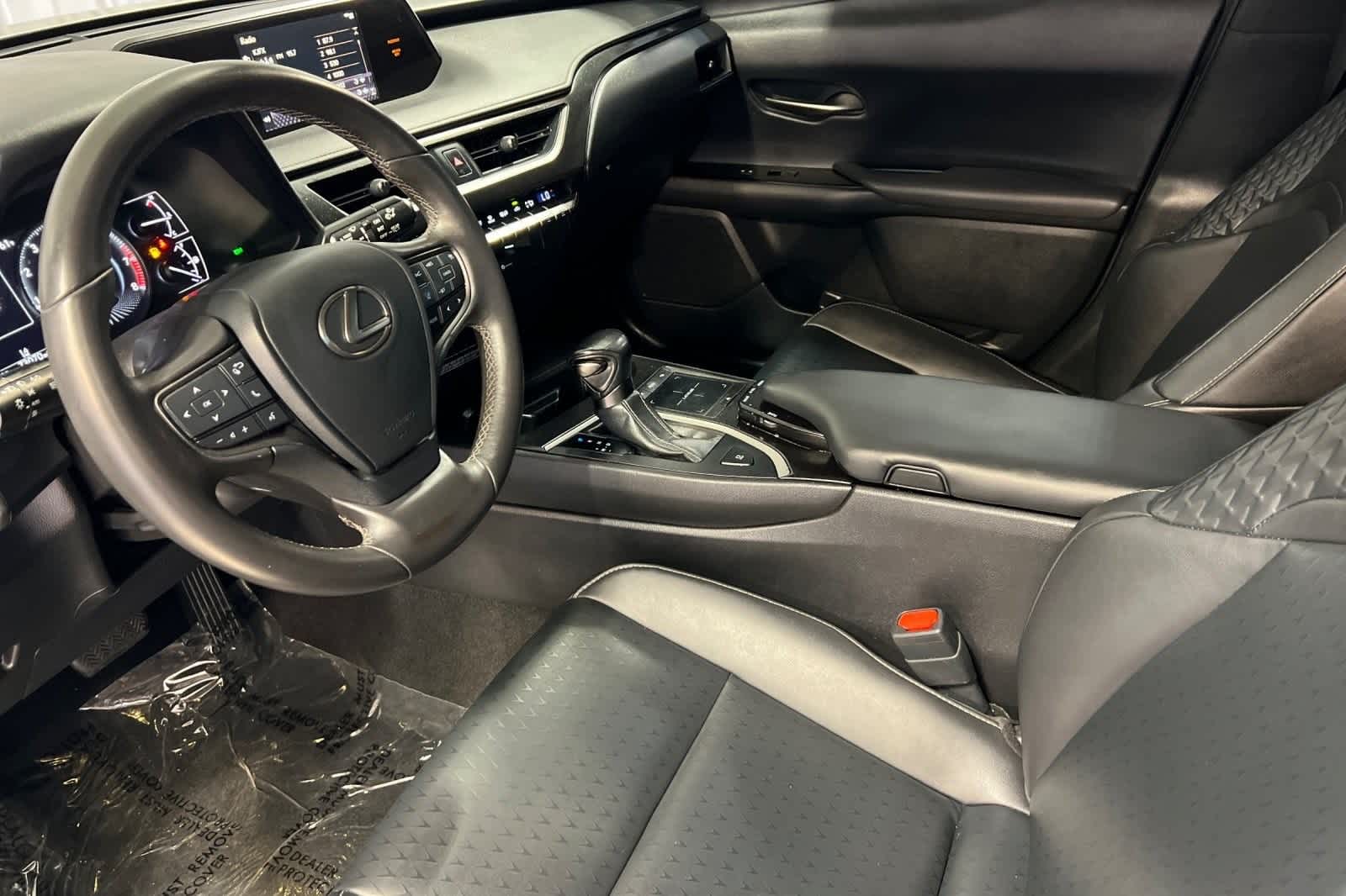 Thumbnail: 2020 Lexus UX - 14