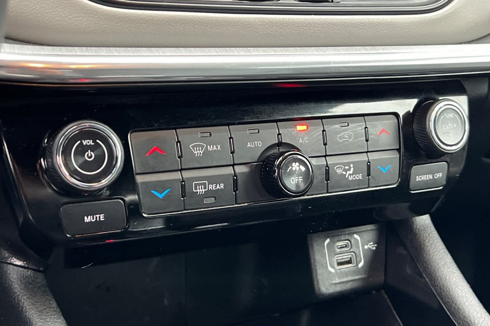 Thumbnail: 2023 Jeep Compass - 22