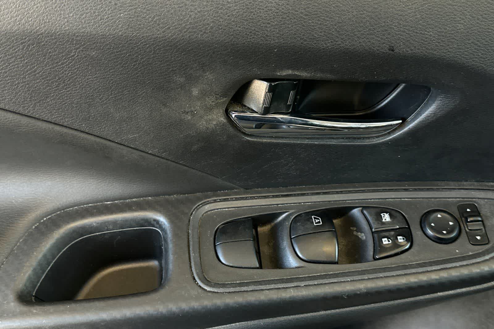 Thumbnail: 2020 Nissan Versa - 15