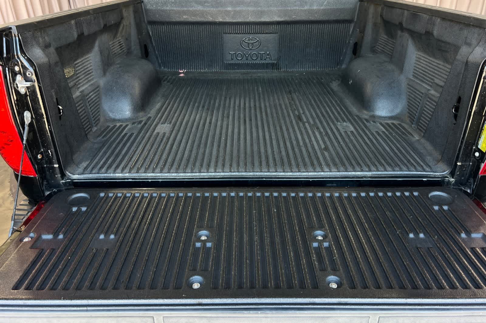 Thumbnail: 2014 Toyota Tundra - 18