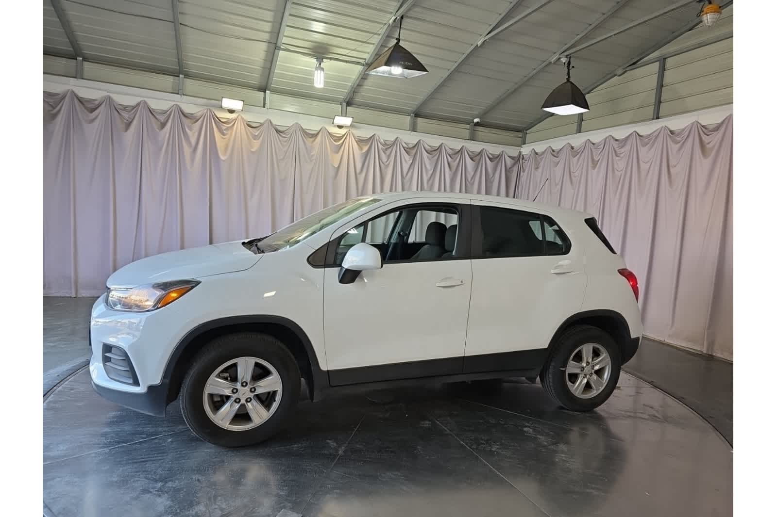 Thumbnail: 2018 Chevrolet Trax - 4