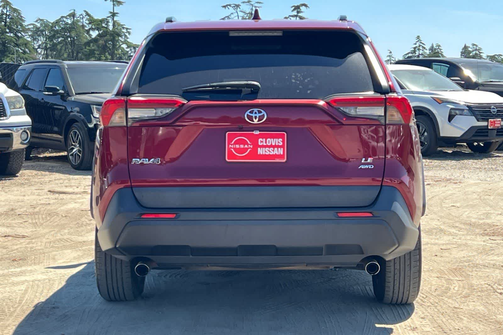 Thumbnail: 2021 Toyota RAV4 - 8