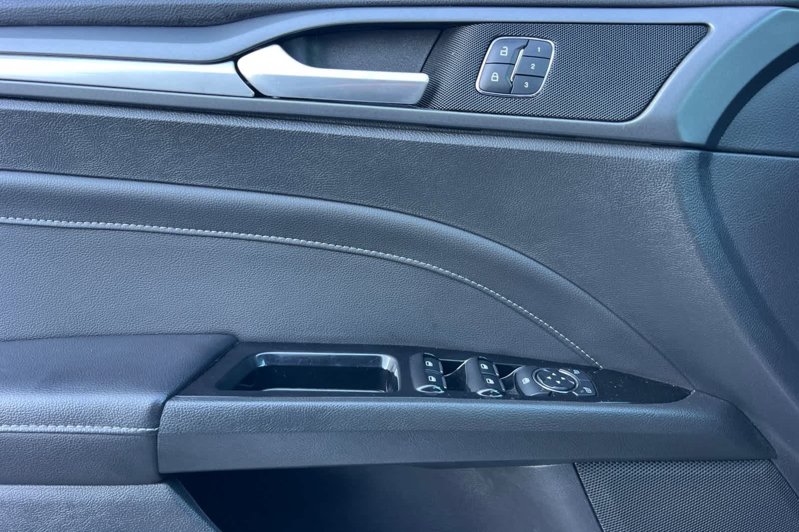 Thumbnail: 2014 Ford Fusion - 13