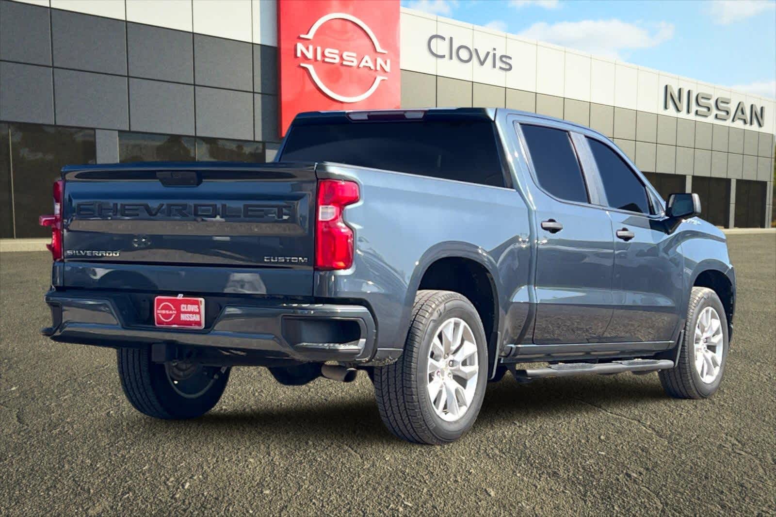 Thumbnail: 2021 Chevrolet Silverado 1500 - 3