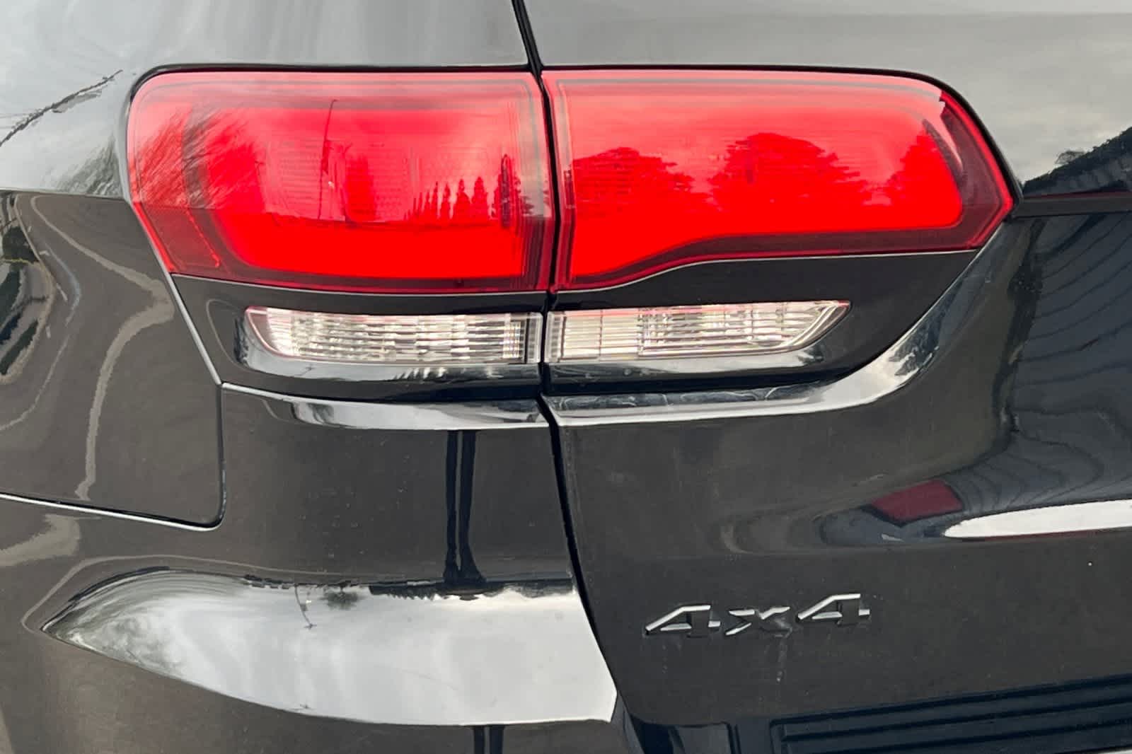 Thumbnail: 2019 Jeep Grand Cherokee - 17