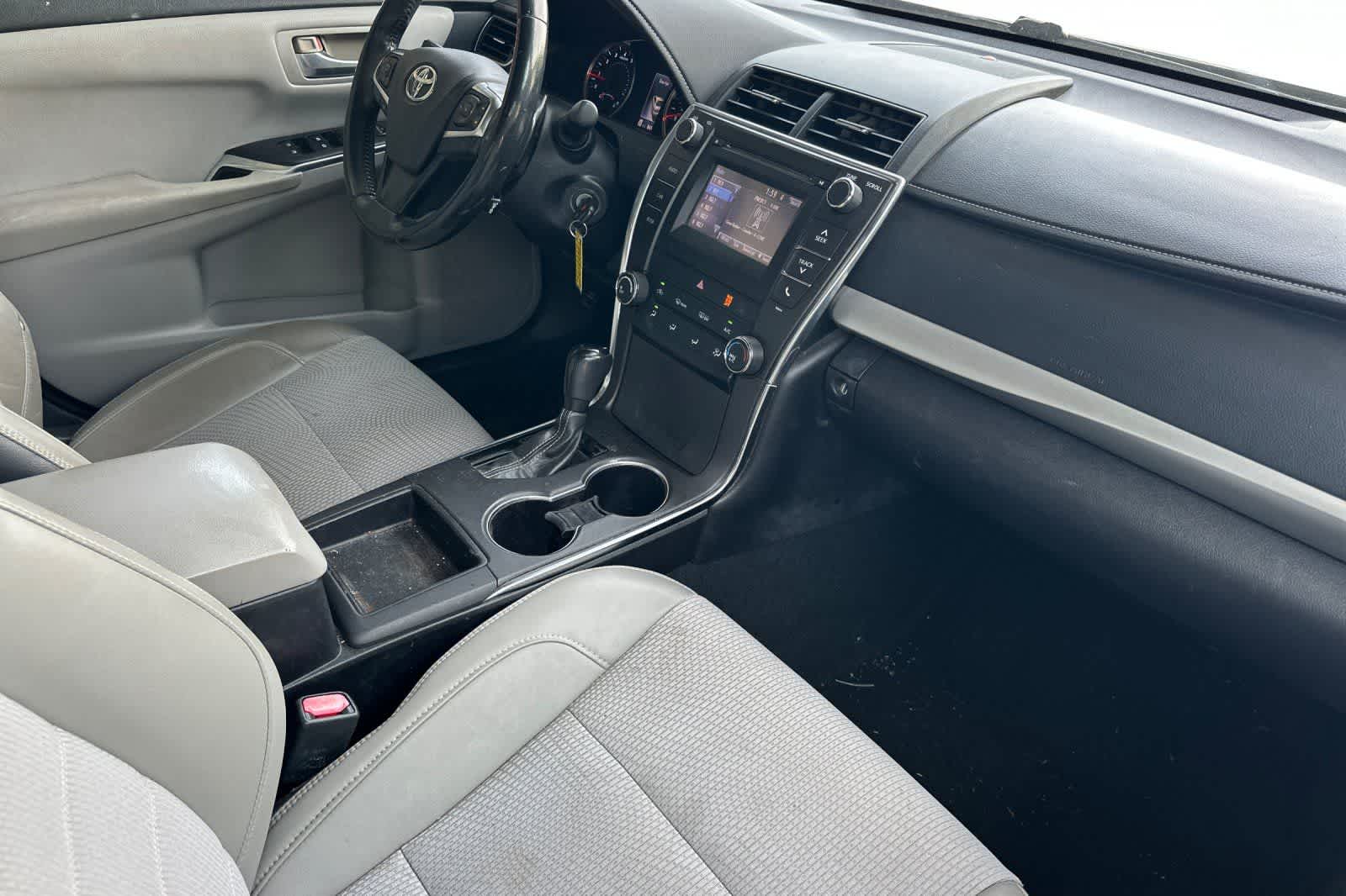 Thumbnail: 2016 Toyota Camry - 17