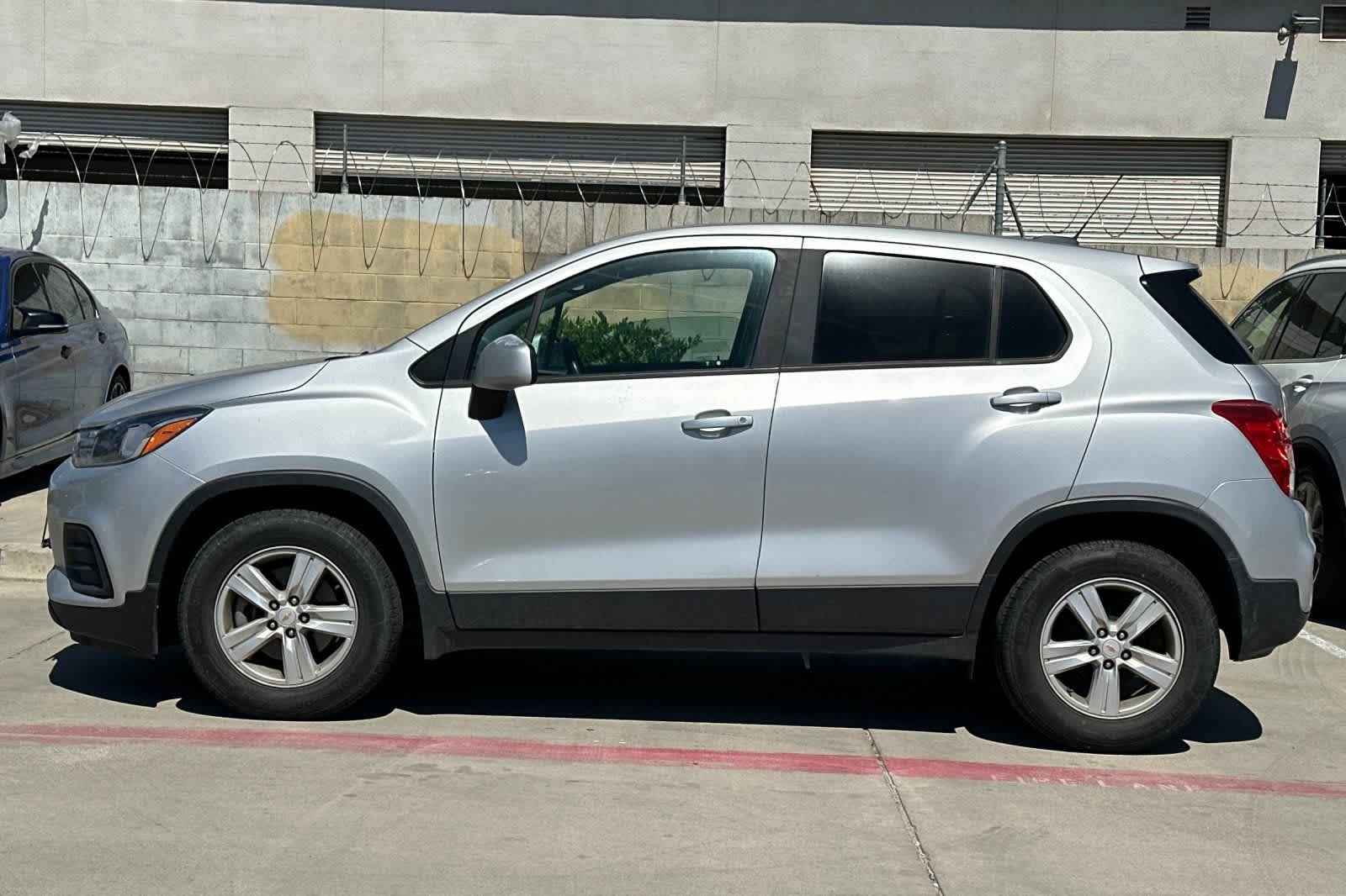 Thumbnail: 2020 Chevrolet Trax - 6