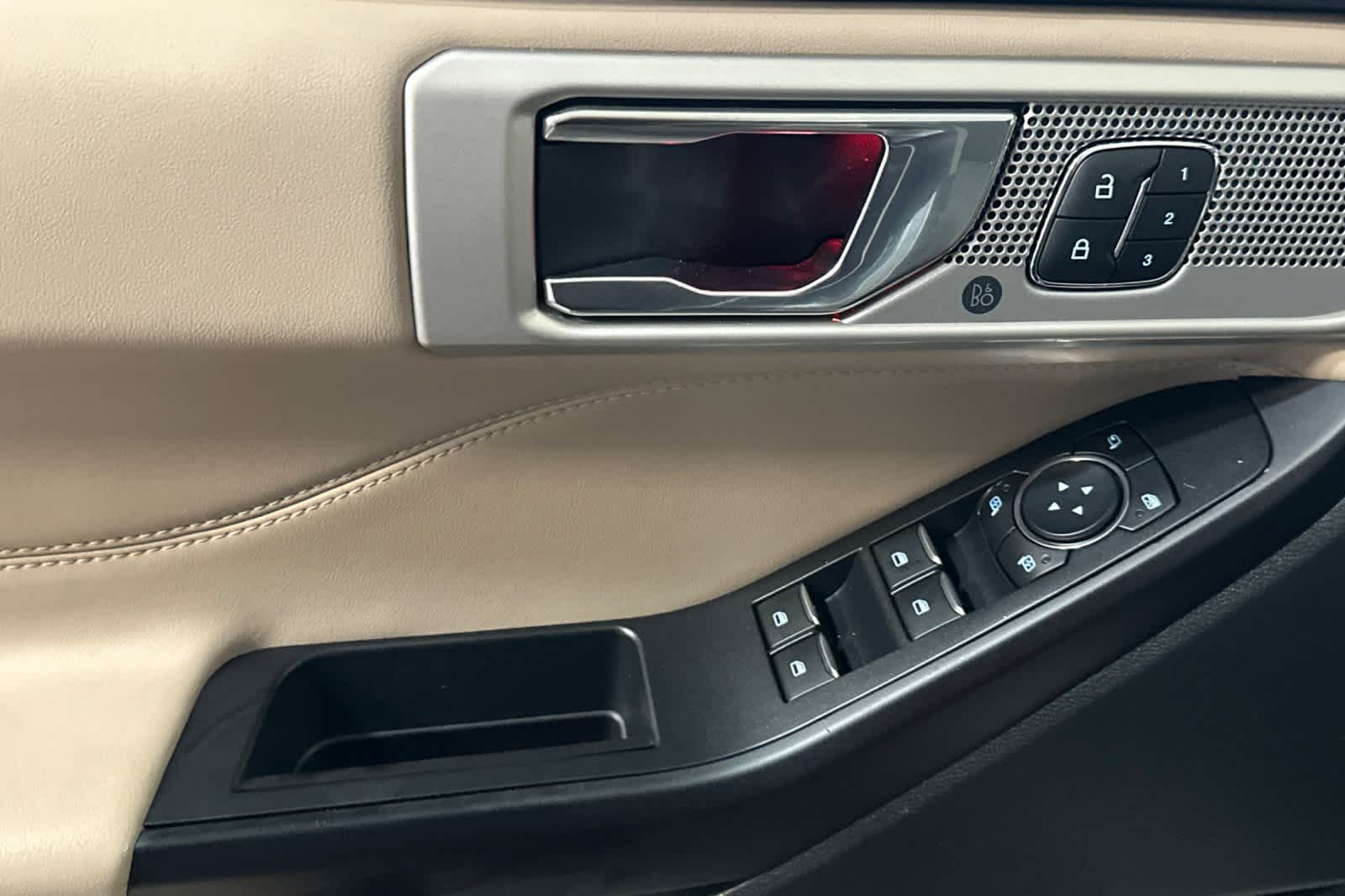 Thumbnail: 2020 Ford Explorer - 13