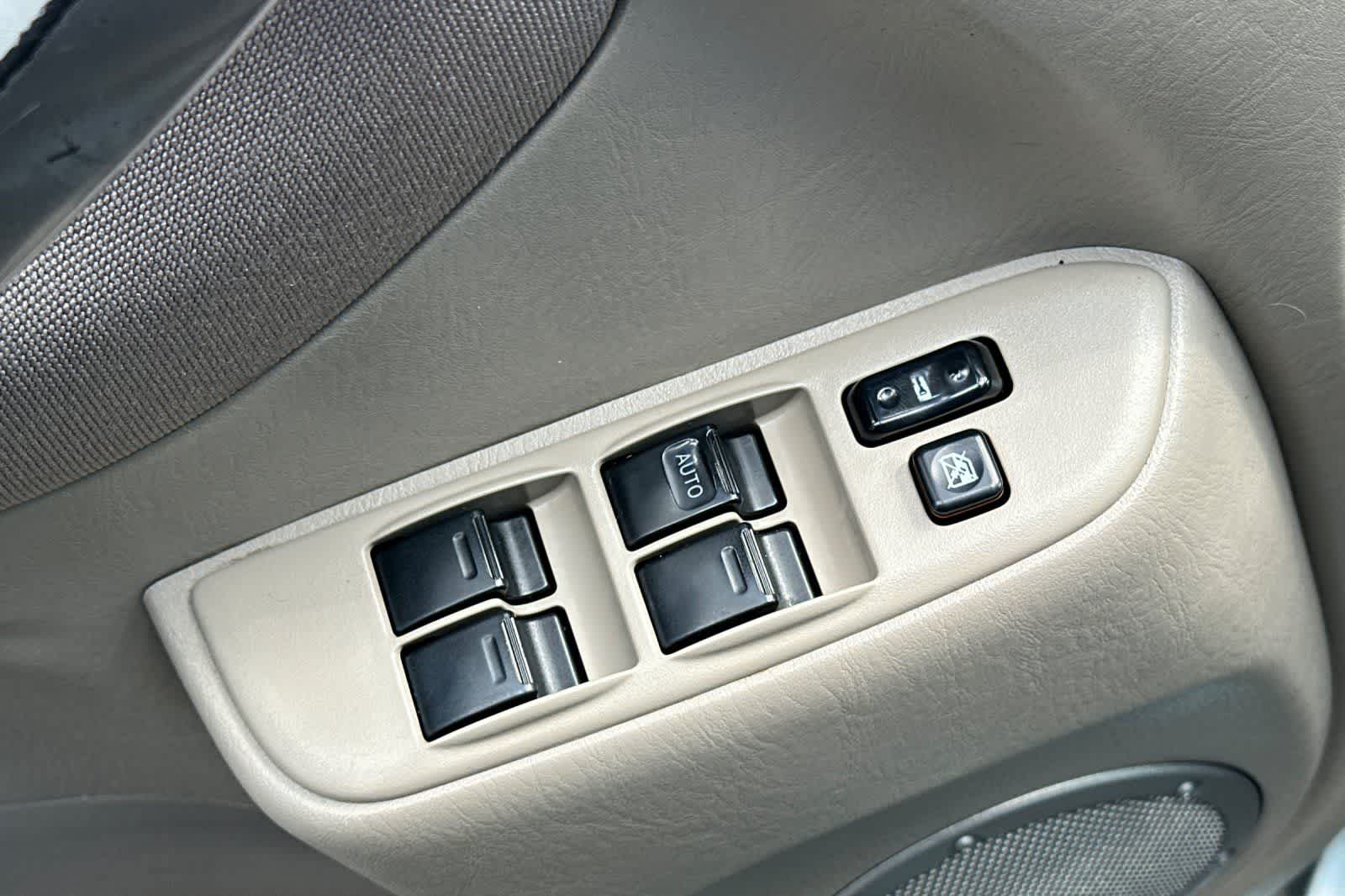 Thumbnail: 2004 Toyota RAV4 - 14