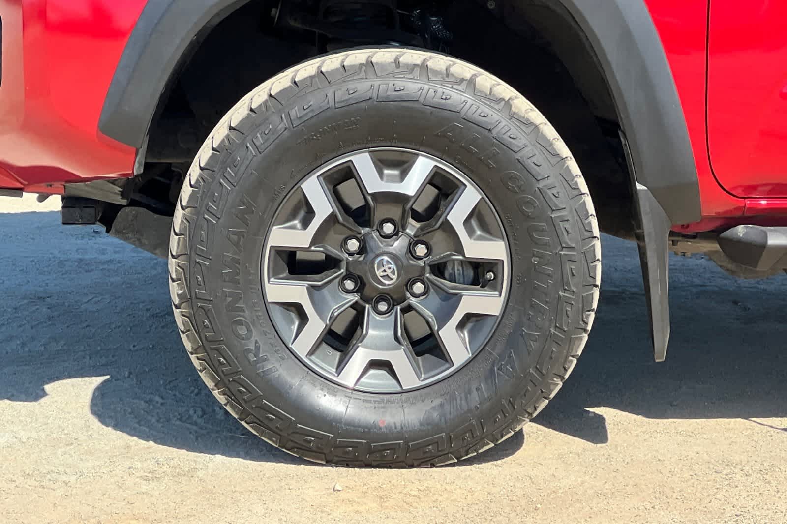 Thumbnail: 2019 Toyota Tacoma - 12