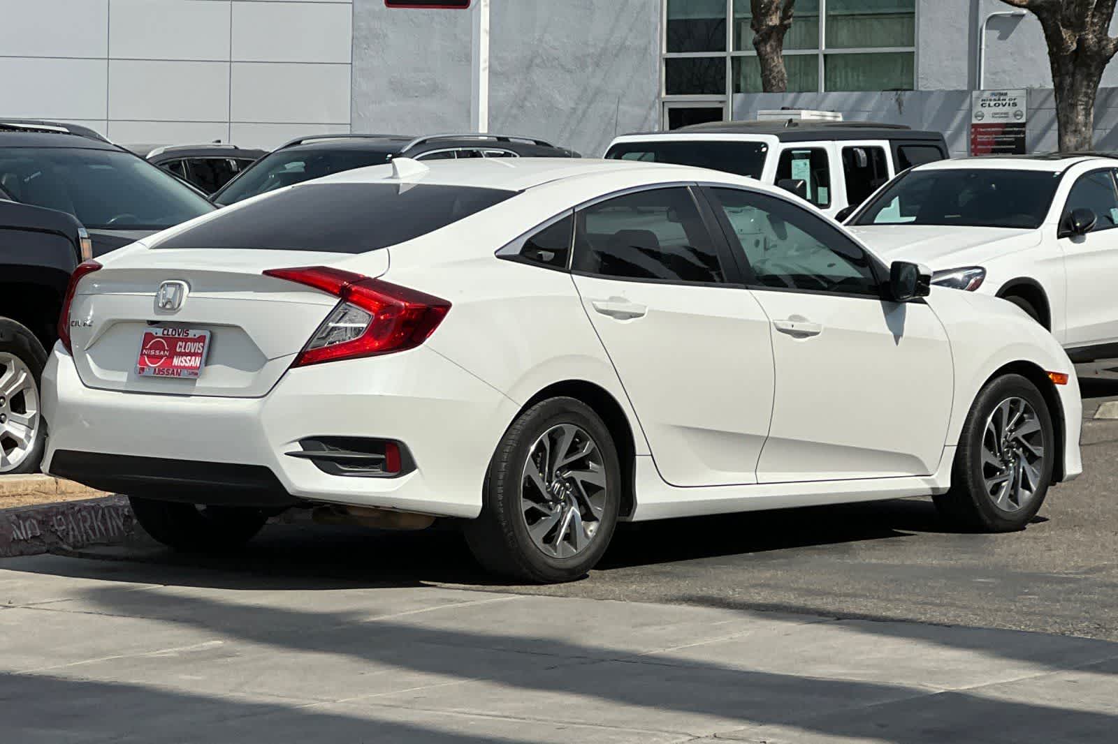 Thumbnail: 2017 Honda Civic - 3