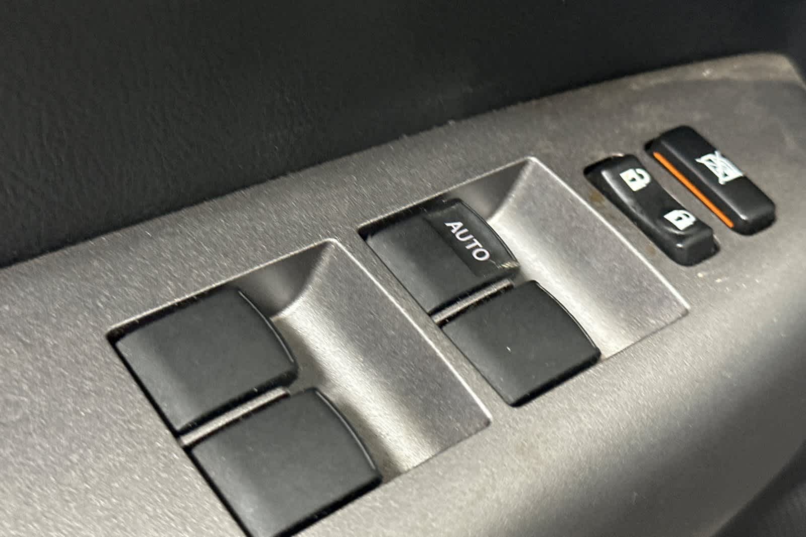 Thumbnail: 2012 Toyota Tundra - 16