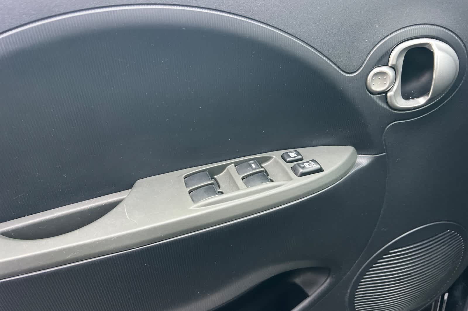 Thumbnail: 2016 Mitsubishi i-MiEV - 13