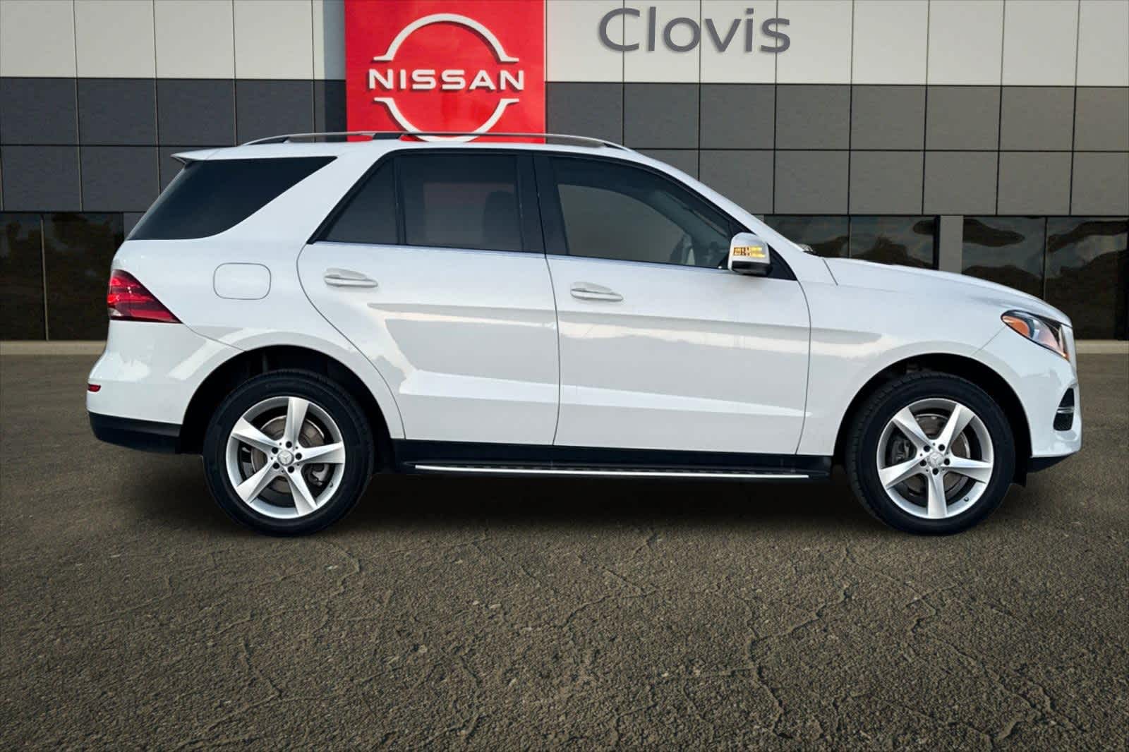 Thumbnail: 2017 Mercedes-Benz GLE - 9