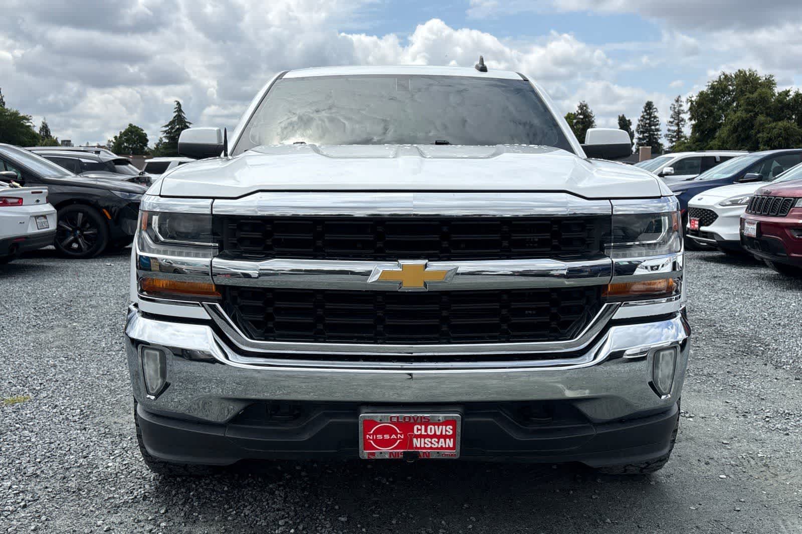 Thumbnail: 2017 Chevrolet Silverado 1500 - 11