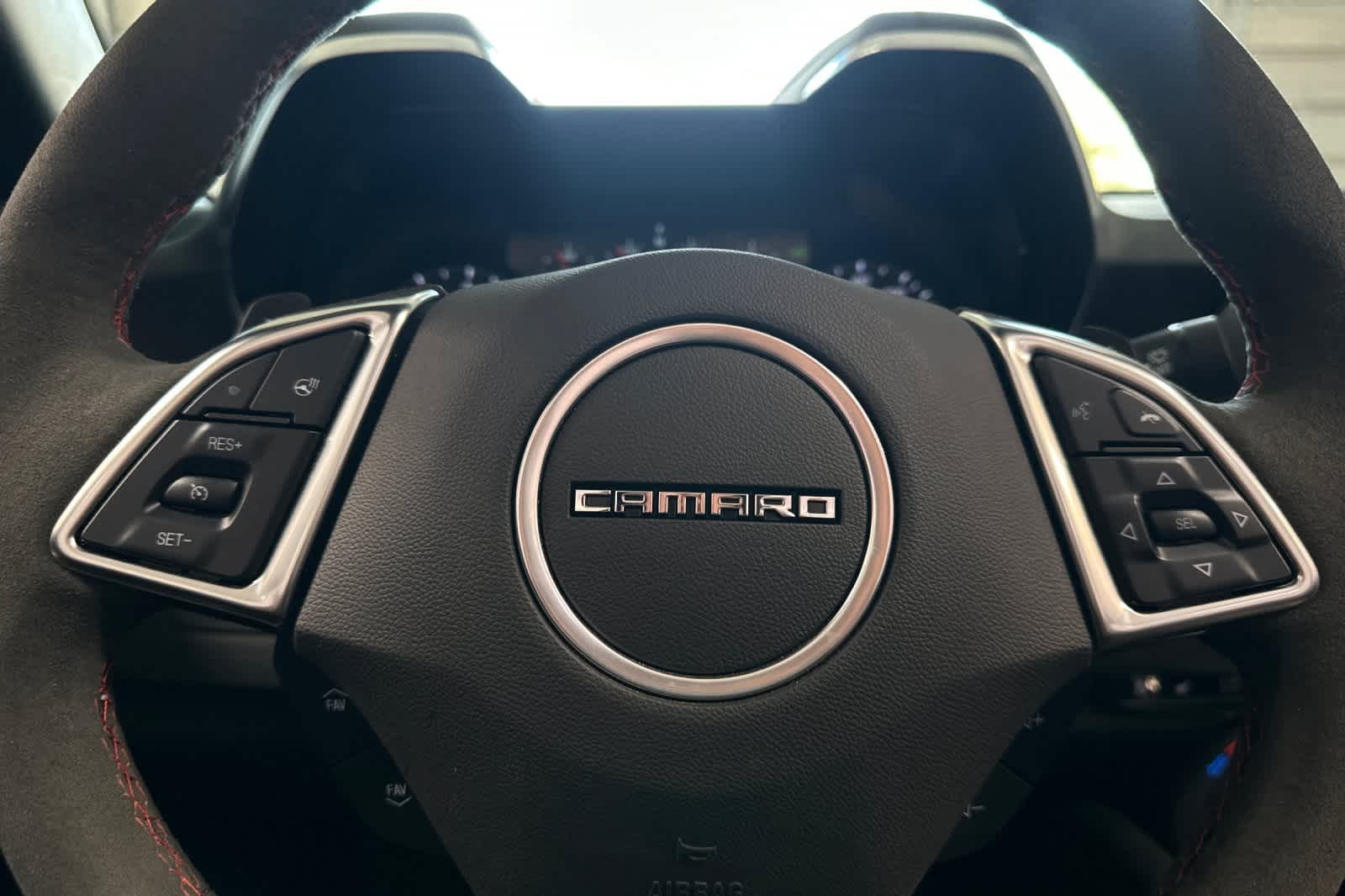 Thumbnail: 2018 Chevrolet Camaro - 25