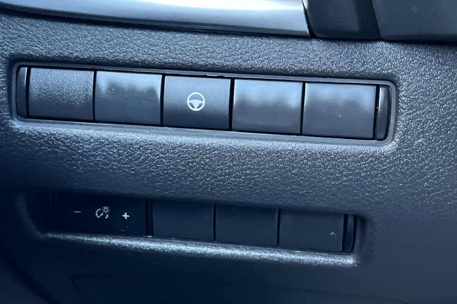 Thumbnail: 2021 Nissan Rogue - 32