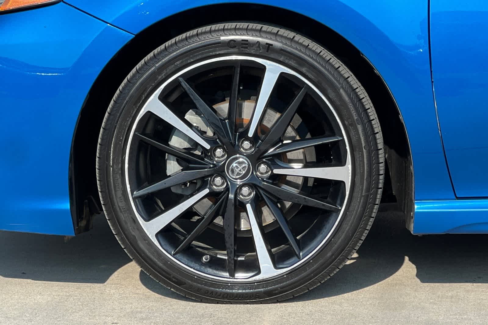 Thumbnail: 2019 Toyota Camry - 37