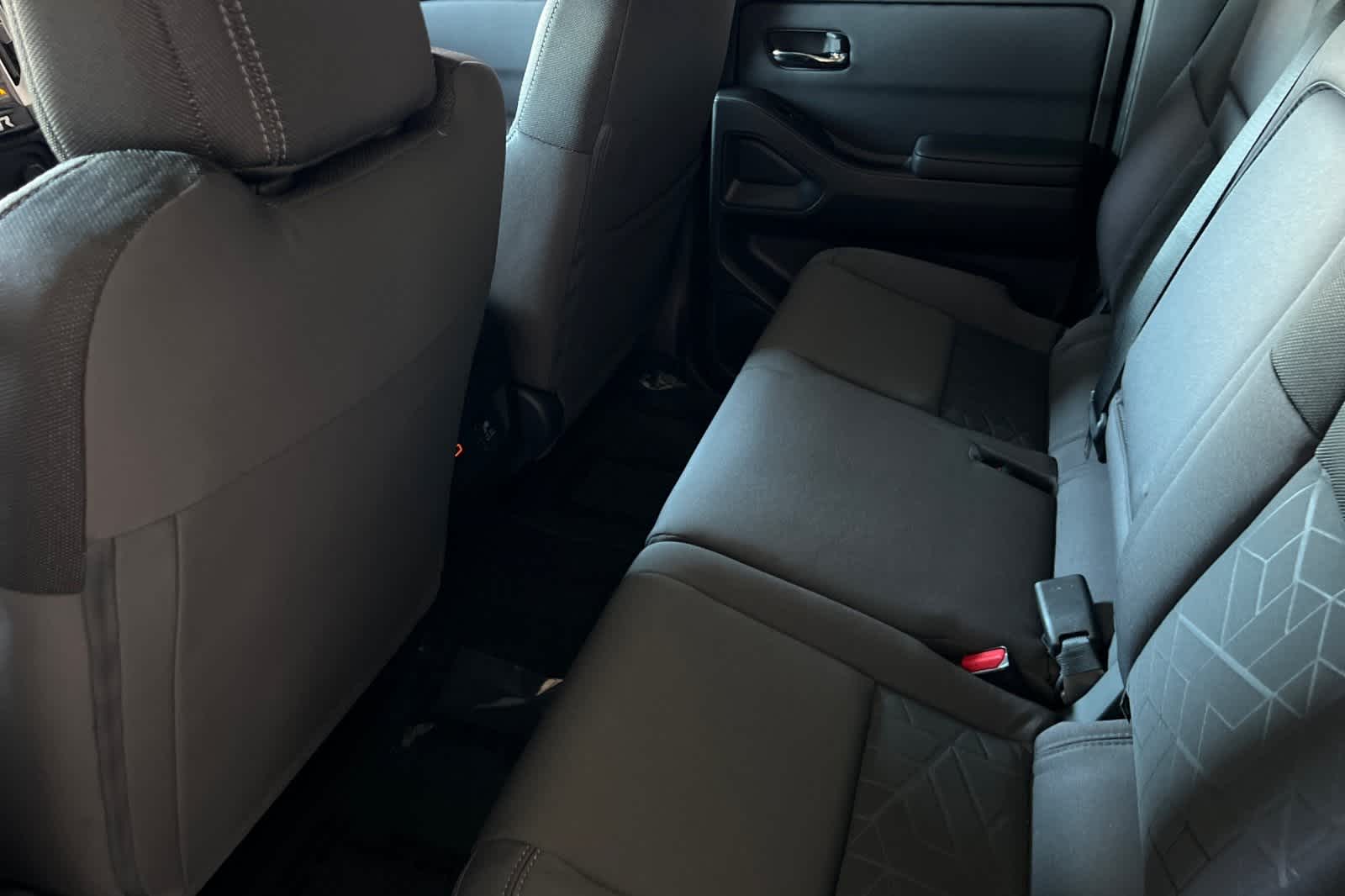 2025 Nissan Frontier SV 4