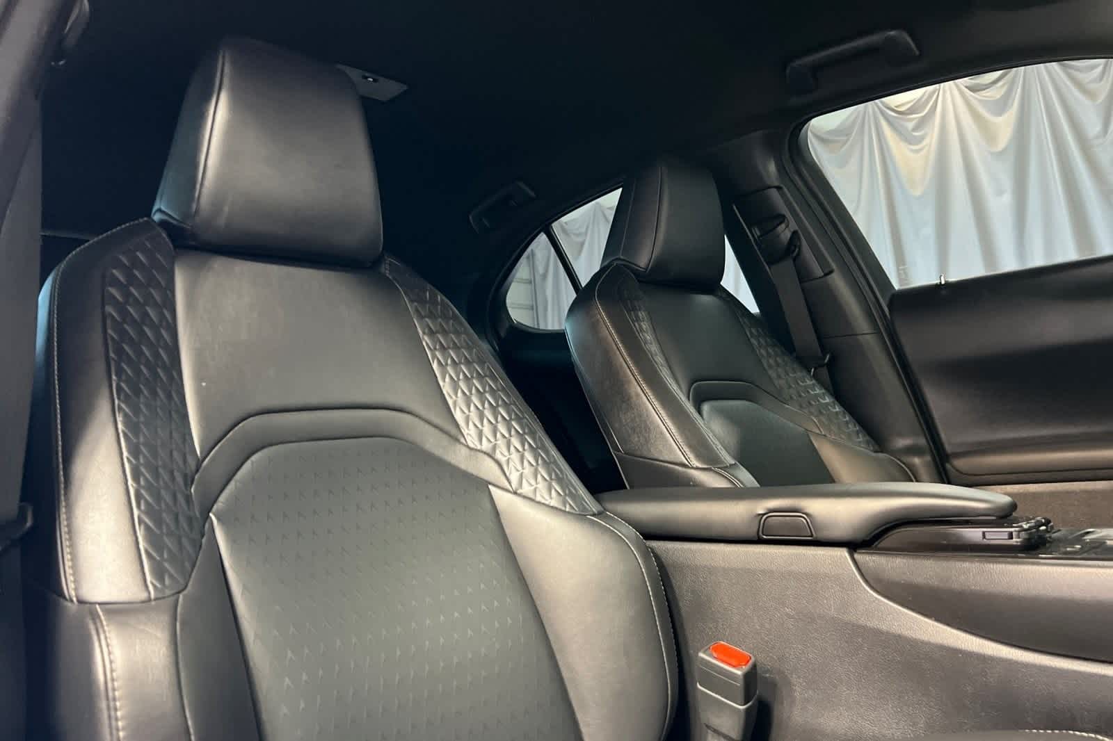 Thumbnail: 2020 Lexus UX - 18