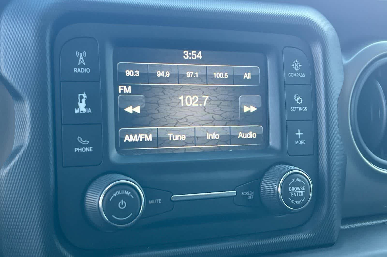 Thumbnail: 2018 Jeep Wrangler - 22