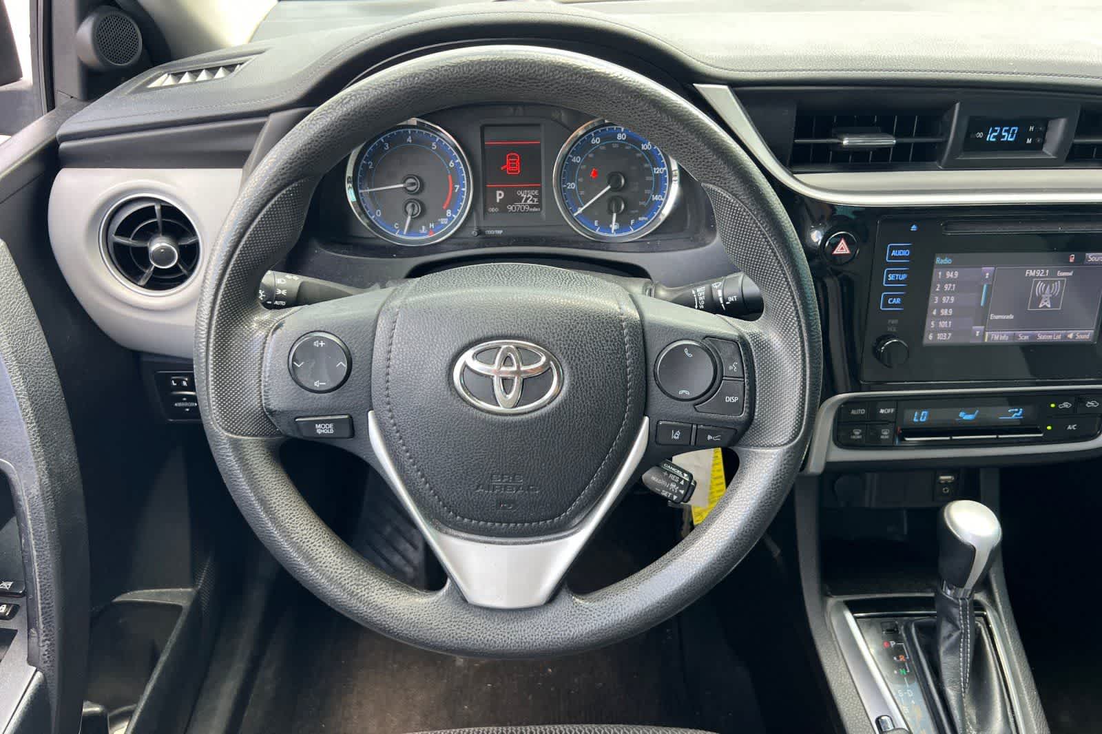 Thumbnail: 2017 Toyota Corolla - 16