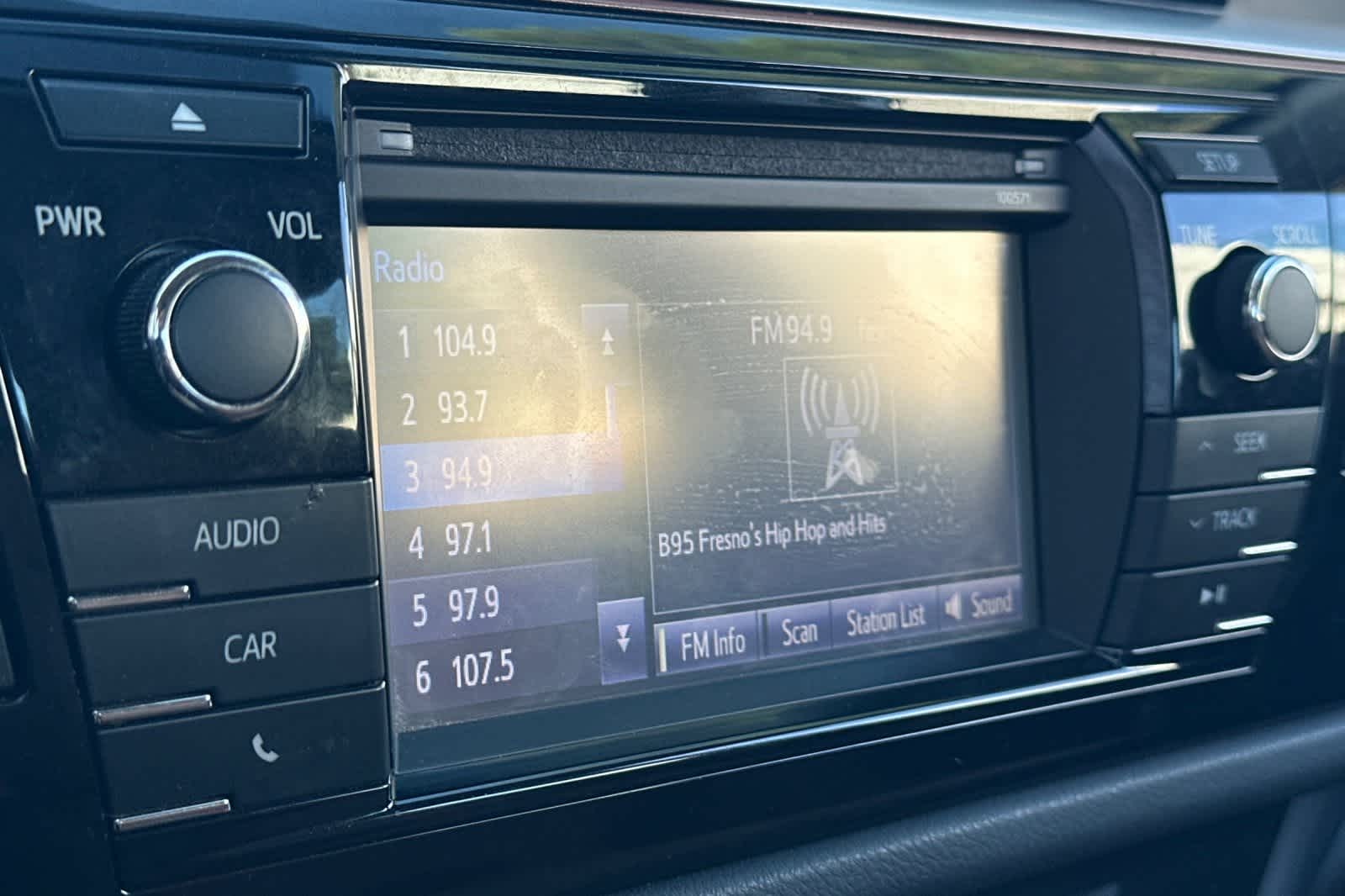 Thumbnail: 2016 Toyota Corolla - 18