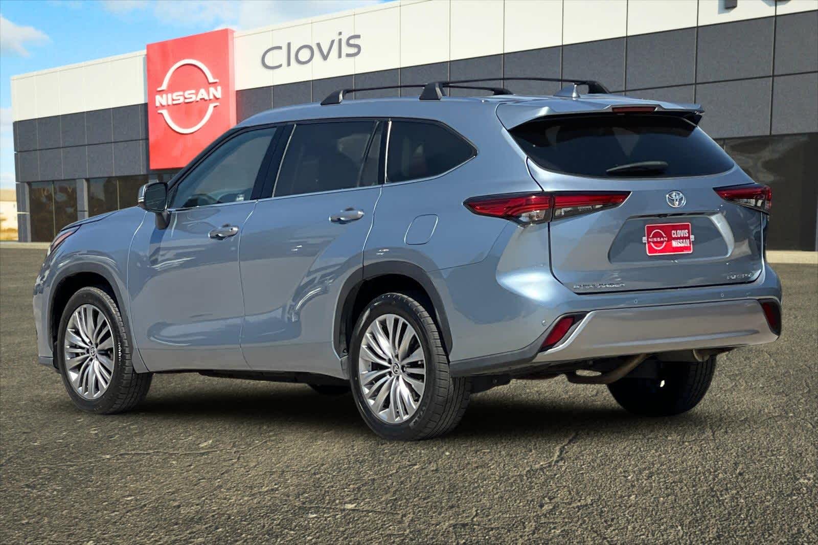 Thumbnail: 2022 Toyota Highlander - 7