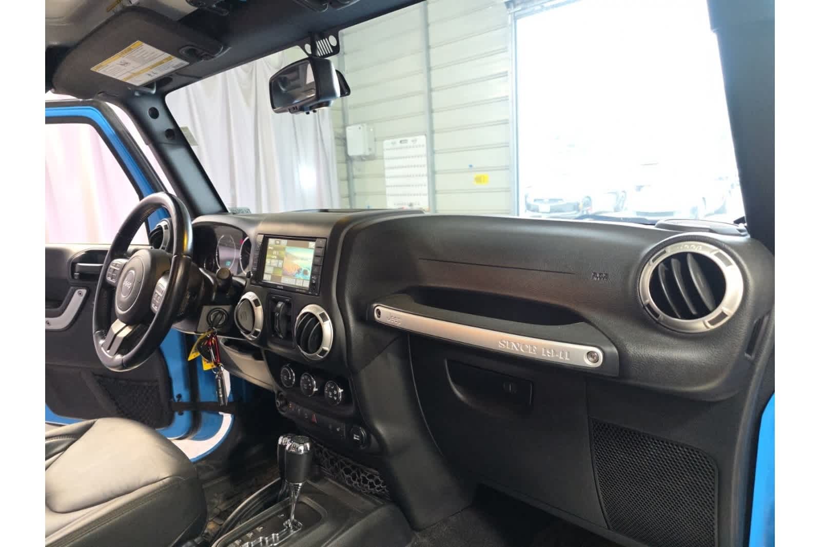 Thumbnail: 2017 Jeep Wrangler - 15