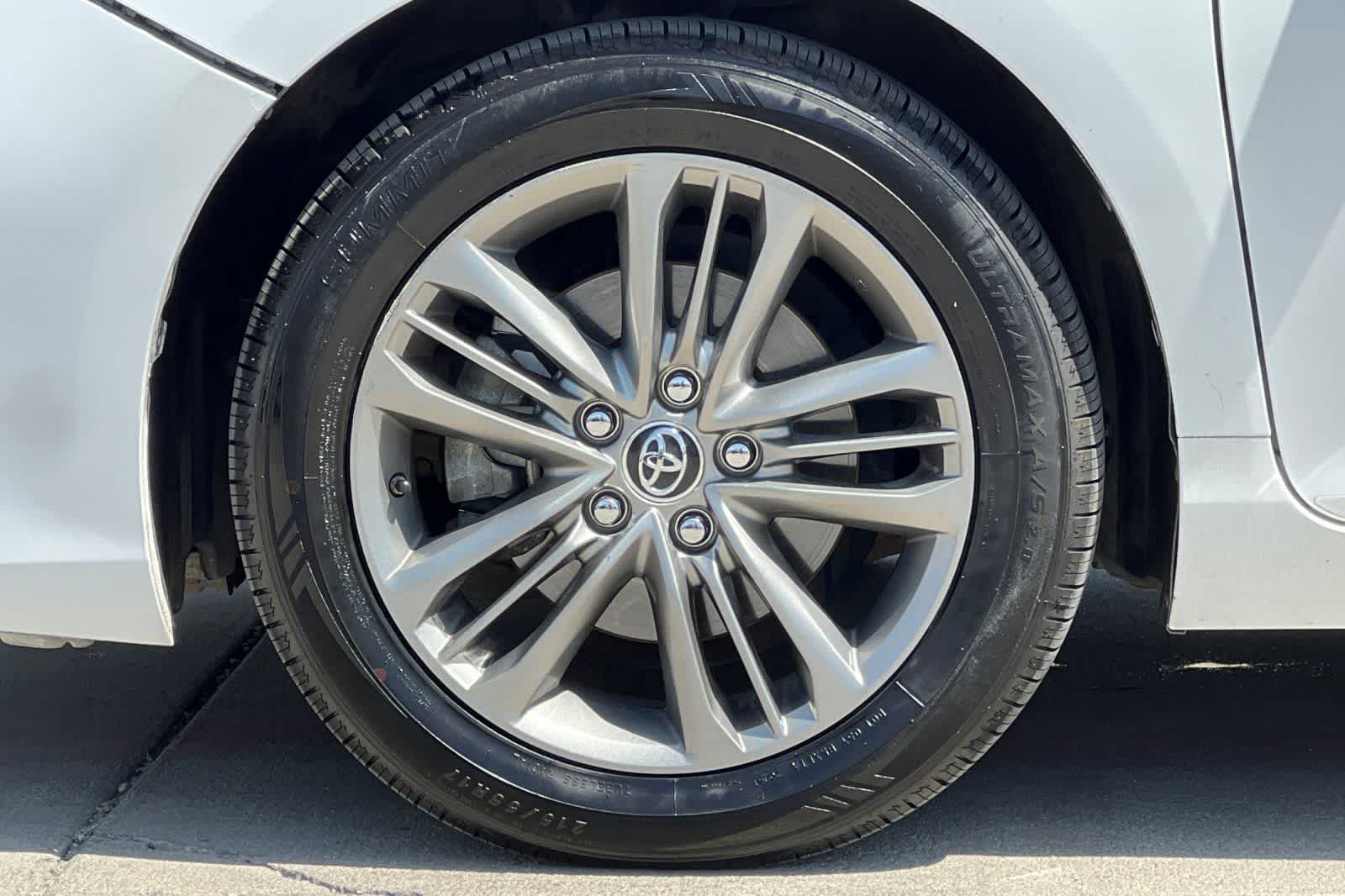 Thumbnail: 2015 Toyota Camry - 33