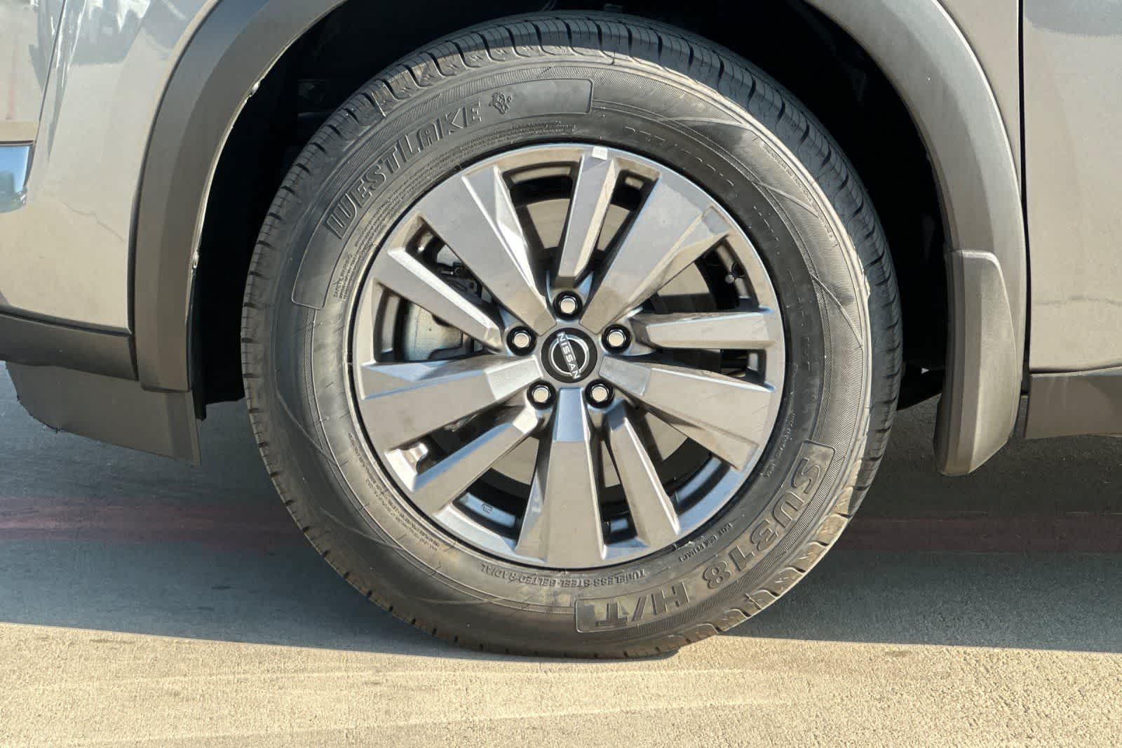 Thumbnail: 2025 Nissan Pathfinder - 12