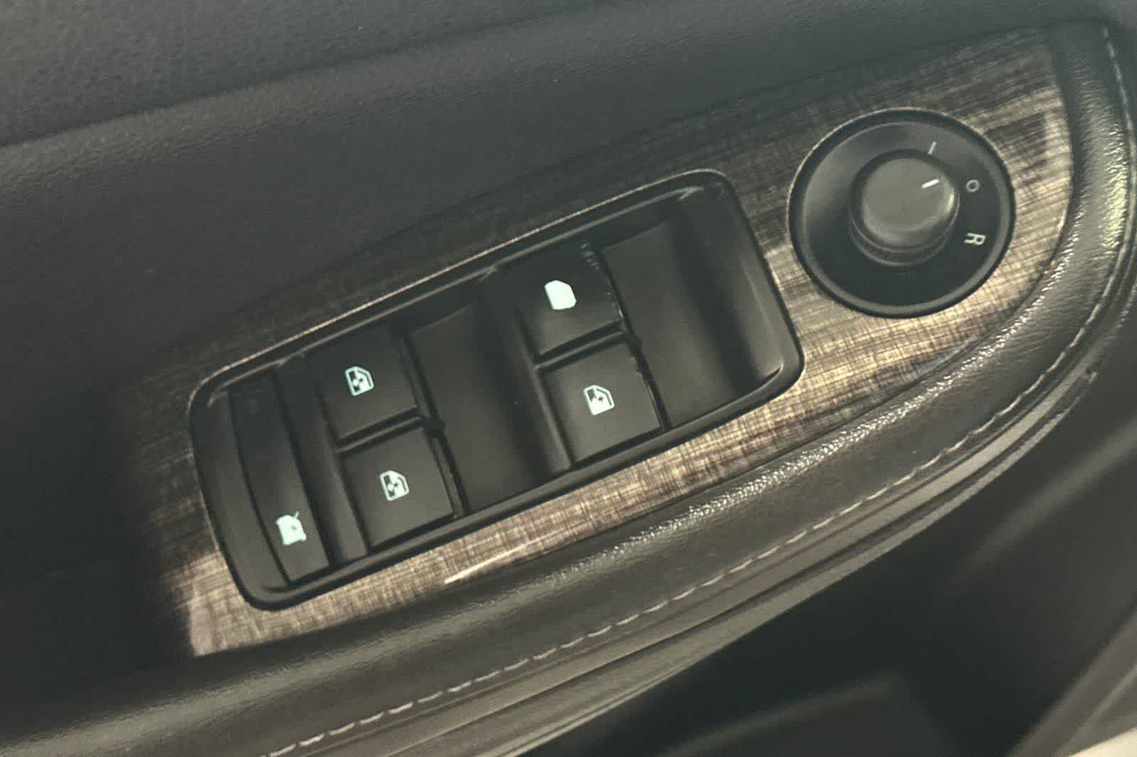 Thumbnail: 2015 Chevrolet Malibu - 14